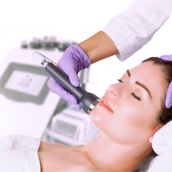 Аппаратные методы коррекции фигуры и омоложения лица: rf-лифтинг, вакуумный массаж, уз-кавитация, миостимуляция, липолазер, криомолот