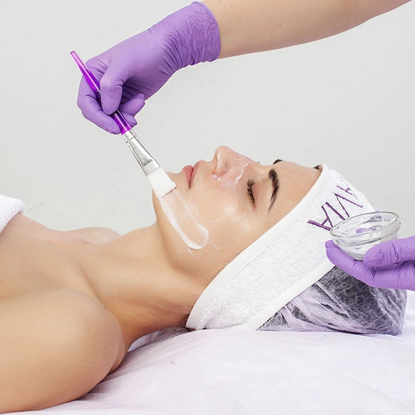 Профессиональный уход за кожей лица