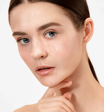 Шелушение кожи на лице: все, что вы хотели знать о проблеме